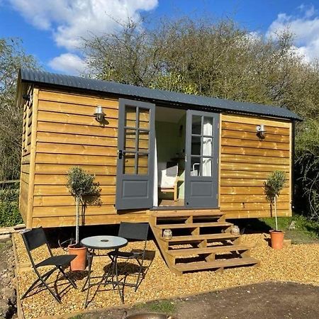 Hettie Luxury Shepherds Hut Semley ภายนอก รูปภาพ