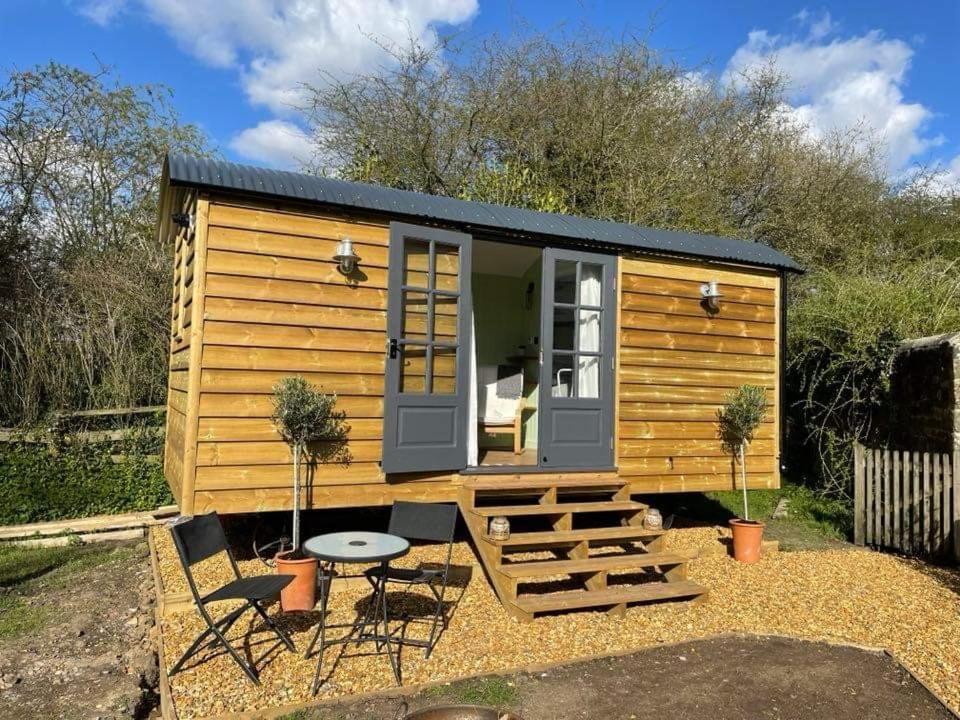 Hettie Luxury Shepherds Hut Semley ภายนอก รูปภาพ
