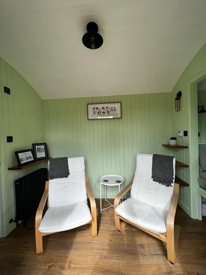 Hettie Luxury Shepherds Hut Semley ภายนอก รูปภาพ